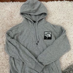 Woman’s The North Face Hoodie